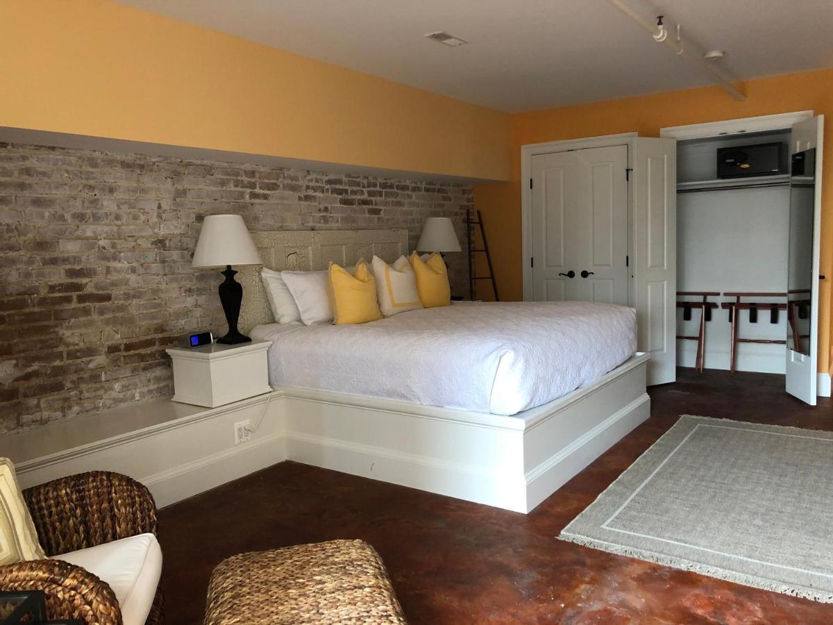 Suites At 249 Culpeper Luaran gambar